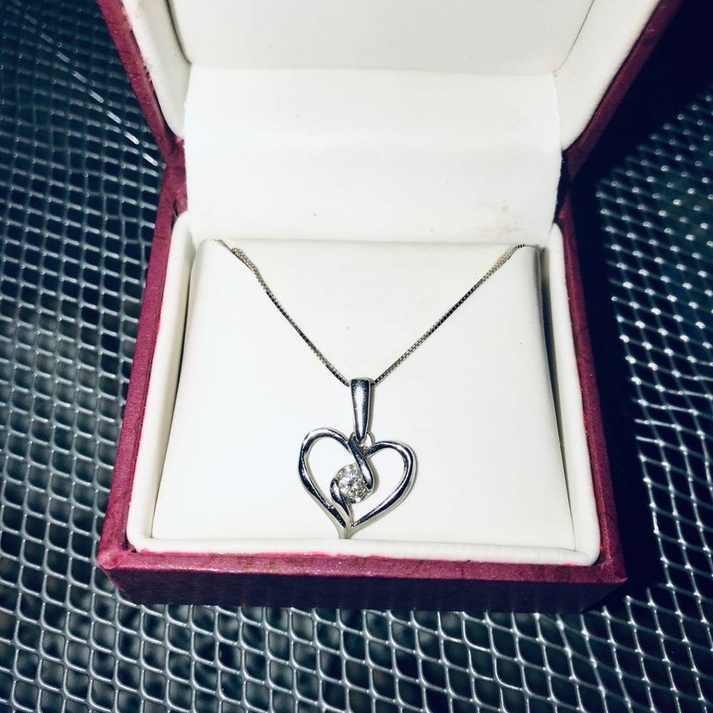Helzberg Diamonds heart diamond necklace - Picture 2 of 7